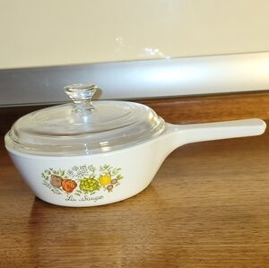 1 Pint Corning Ware La Sauge Sauce Pan.